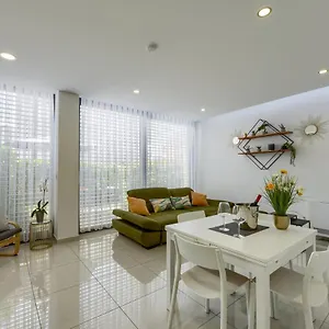  Apartment Ivy