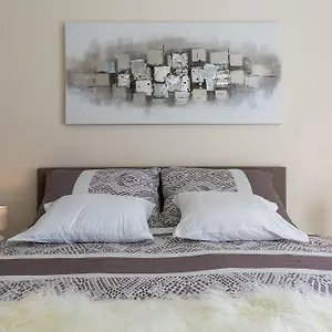  Apartment Boutique With Balconies, In Walking Distance To The Sea